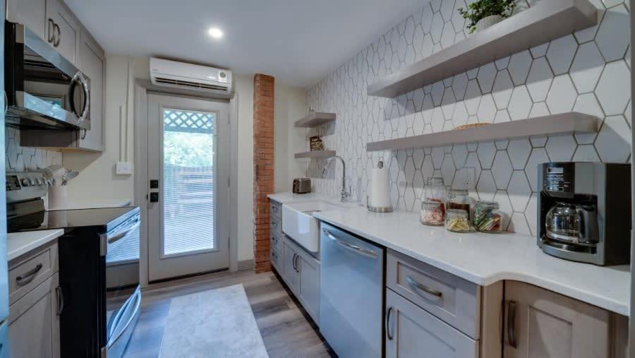 The Suite In A Historic Carriage House Кенет Скуеър Екстериор снимка